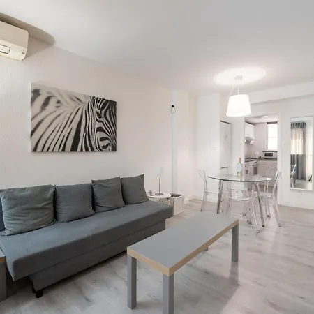 Al Lado De La Romareda *