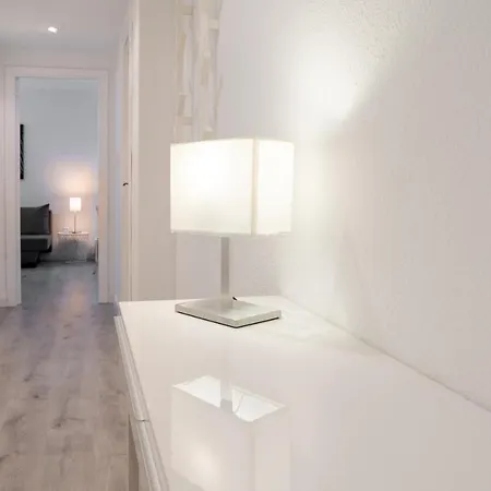Al Lado De La Romareda Apartment *