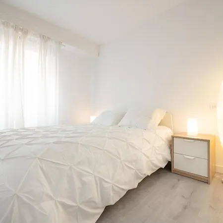 Al Lado De La Romareda * Saragoça