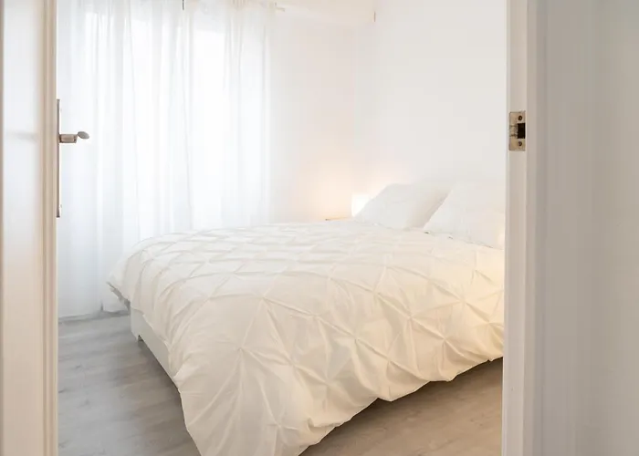 Al Lado De La Romareda سرقسطة