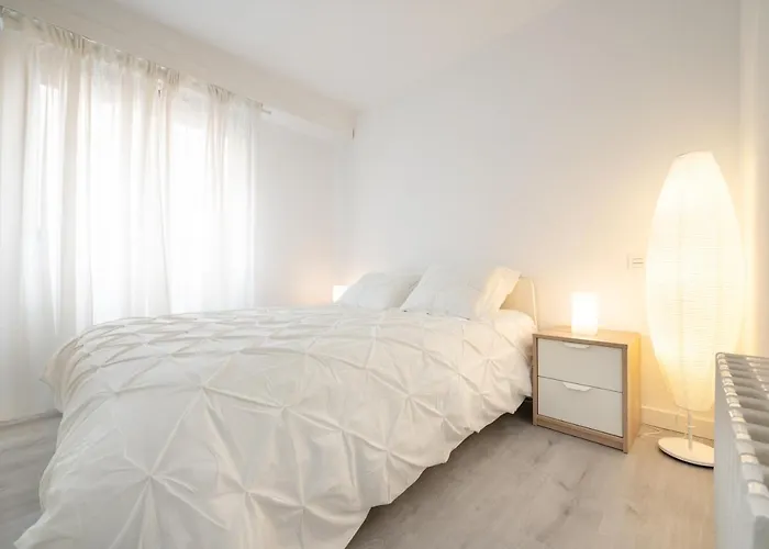 Al Lado De La Romareda * سرقسطة